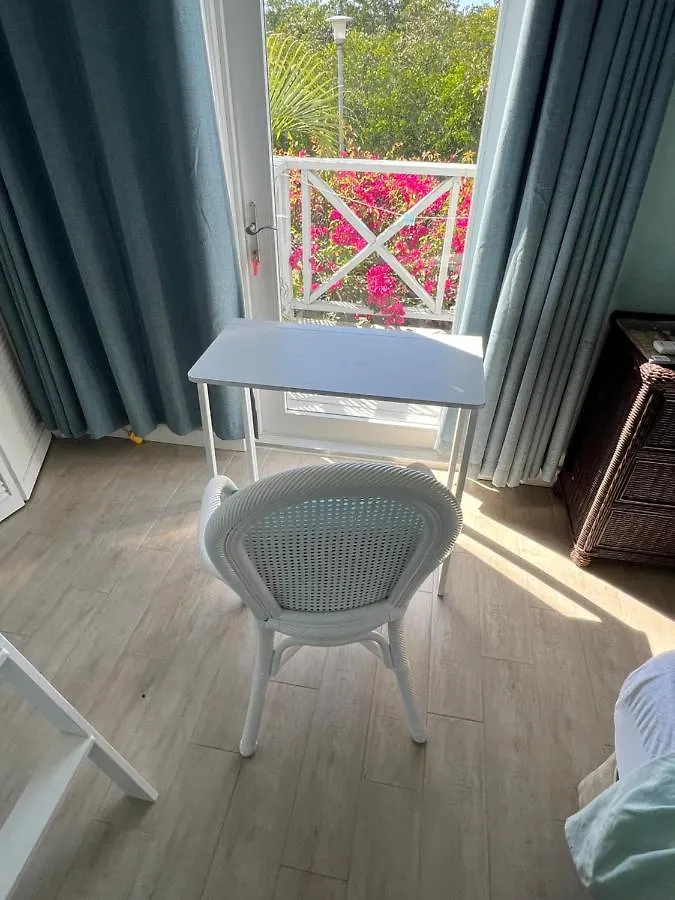 Sunny Villa In The Marina - Excellent Water Views Jolly Harbour 0*,  앤티가 바부다