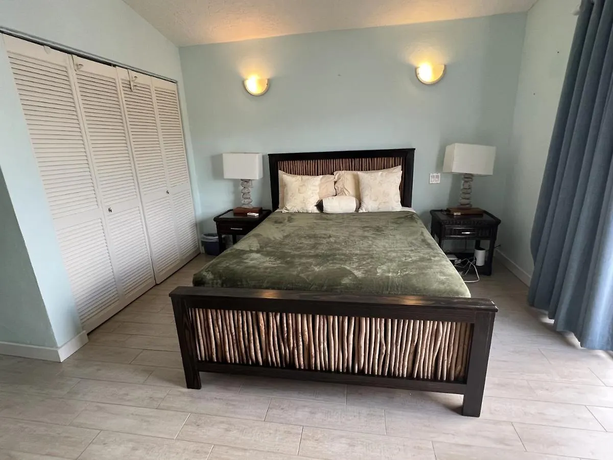 Sunny Villa In The Marina - Excellent Water Views Jolly Harbour